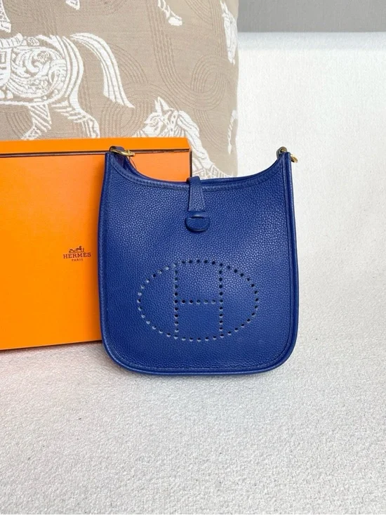 Hermès | Mini Evelyne Sapphire Blue | Mint Condition - Picture 2 of 9